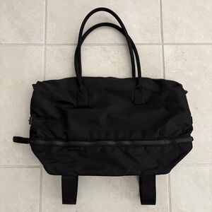 Lululemon go lightly duffle bag Black- OS